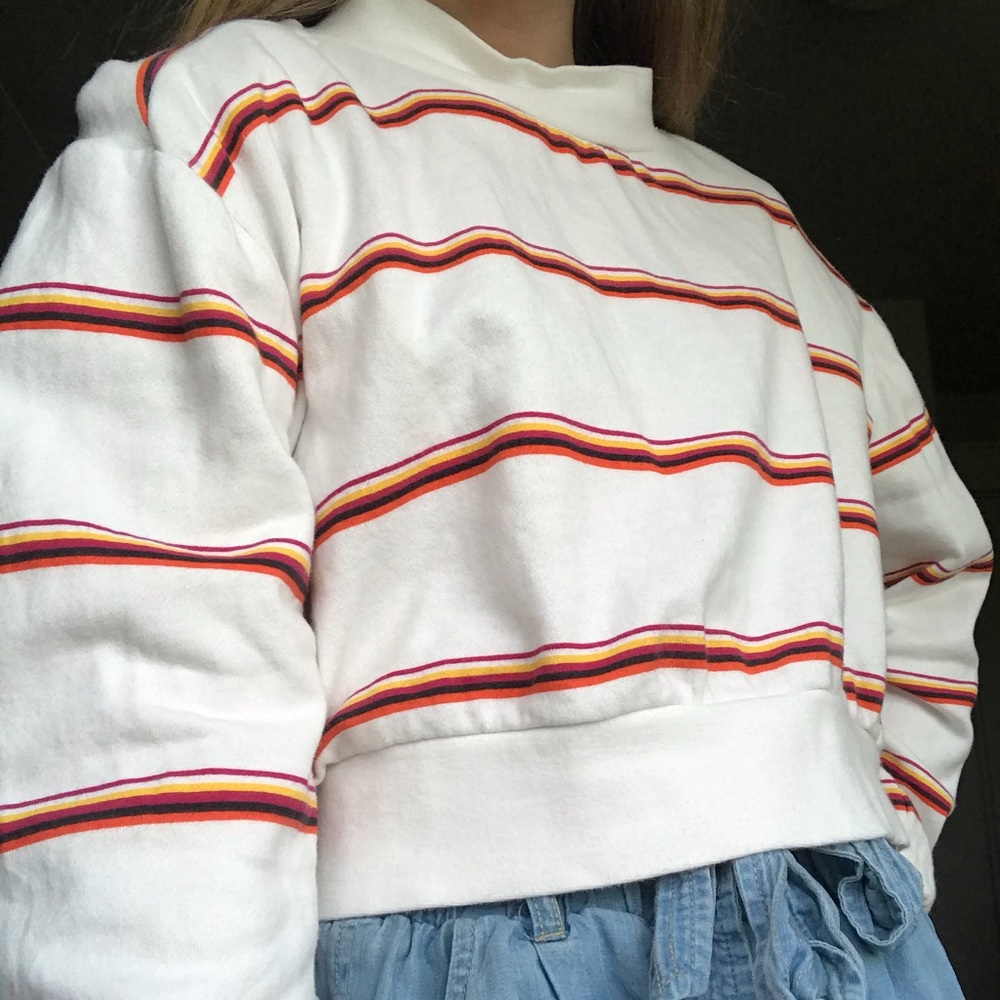 cropped sweatshirt!